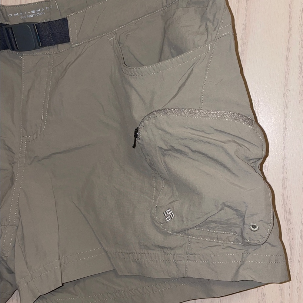 Columbia Omni Shade Wick Women's Large Olive Cargo Shorts with Utility Pockets - Picture 2 of 7